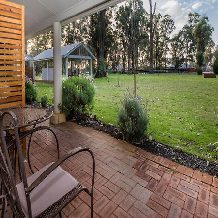 Inn The Tuarts Guest Lodge Busselton Accommodation - Adults Only Eksteriør billede