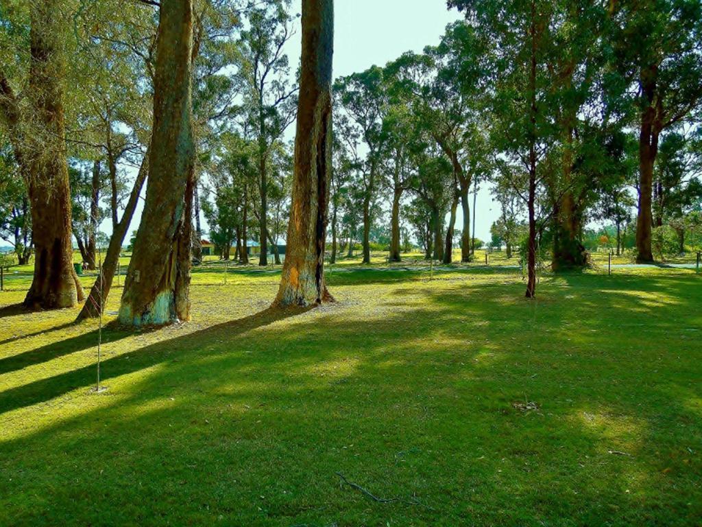 Inn The Tuarts Guest Lodge Busselton Accommodation - Adults Only Eksteriør billede