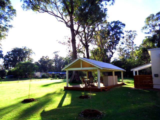 Inn The Tuarts Guest Lodge Busselton Accommodation - Adults Only Eksteriør billede