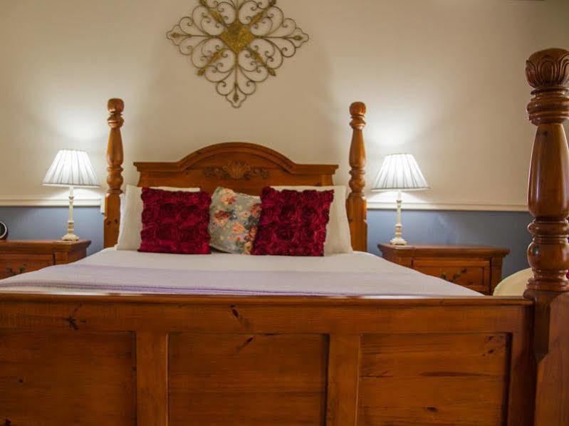 Inn The Tuarts Guest Lodge Busselton Accommodation - Adults Only Eksteriør billede
