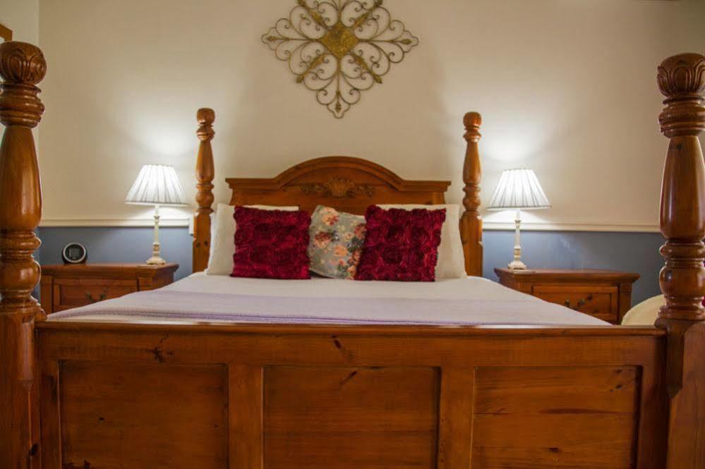 Inn The Tuarts Guest Lodge Busselton Accommodation - Adults Only Eksteriør billede