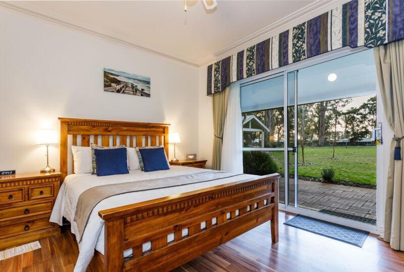 Inn The Tuarts Guest Lodge Busselton Accommodation - Adults Only Eksteriør billede