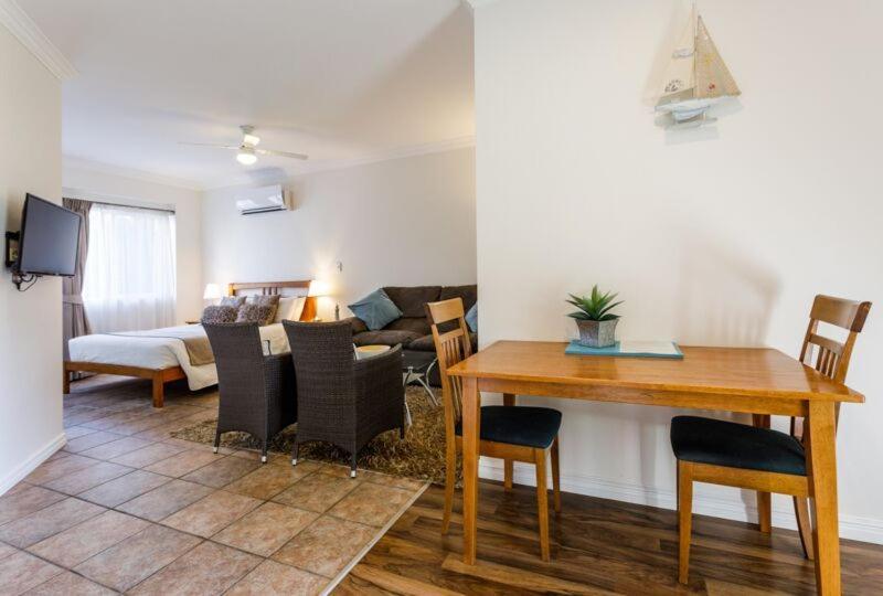 Inn The Tuarts Guest Lodge Busselton Accommodation - Adults Only Eksteriør billede