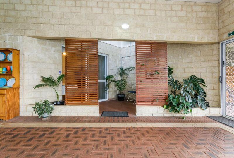 Inn The Tuarts Guest Lodge Busselton Accommodation - Adults Only Eksteriør billede