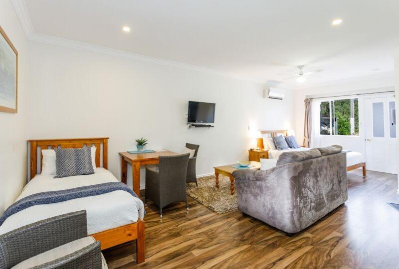 Inn The Tuarts Guest Lodge Busselton Accommodation - Adults Only Eksteriør billede