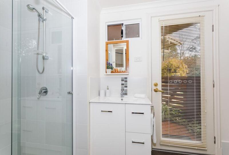 Inn The Tuarts Guest Lodge Busselton Accommodation - Adults Only Eksteriør billede