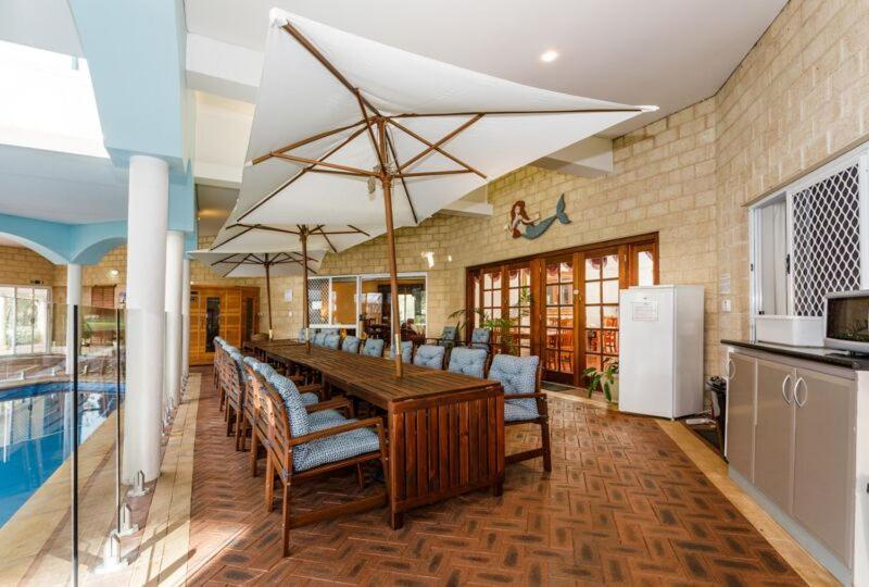 Inn The Tuarts Guest Lodge Busselton Accommodation - Adults Only Eksteriør billede