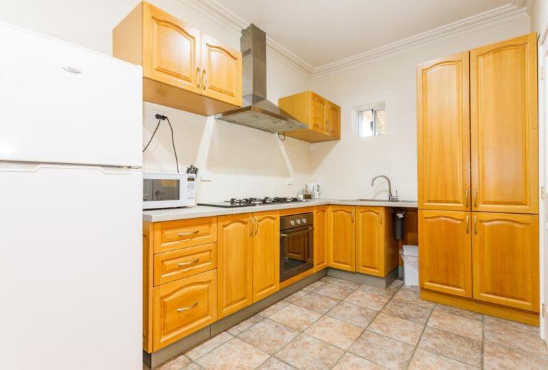 Inn The Tuarts Guest Lodge Busselton Accommodation - Adults Only Eksteriør billede