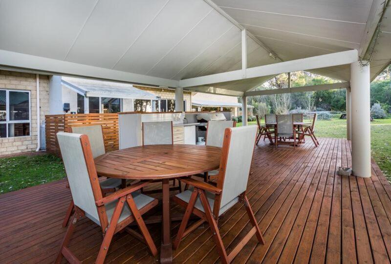 Inn The Tuarts Guest Lodge Busselton Accommodation - Adults Only Eksteriør billede
