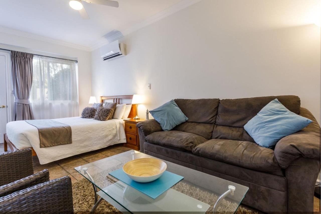 Inn The Tuarts Guest Lodge Busselton Accommodation - Adults Only Eksteriør billede